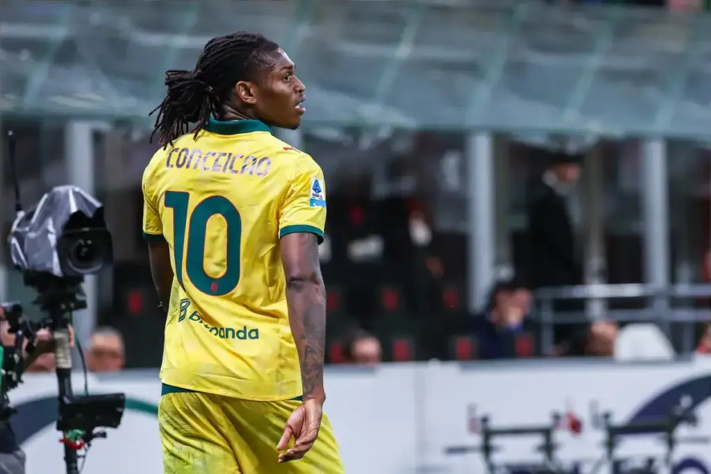 It’s clear ‘magic’ winger will be Man Utd’s third summer signing as ‘contact made’