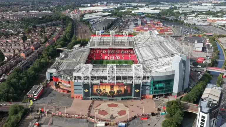 Manchester United Secure Land For New 100,000-Seater Stadium