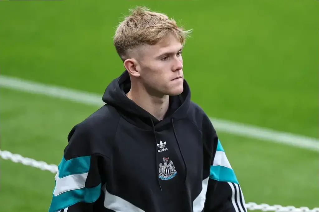 Lewis Hall in action, tipped for a left-back role under Carrick at Manchester United
