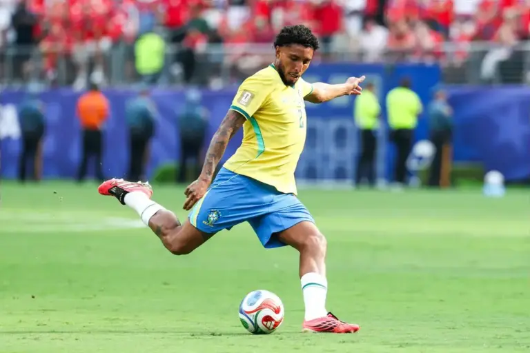Manchester United facing major midfield decision as Ederson transfer hit by medical delay