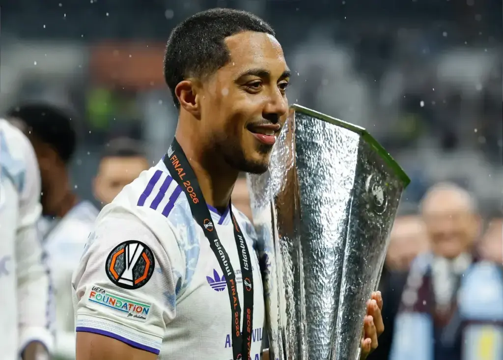 Youri Tielemans in action as Manchester United enter advanced transfer talks