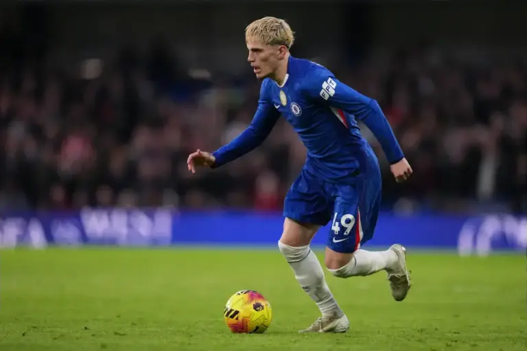 Man Utd set for fresh Garnacho windfall as Chelsea open exit door
