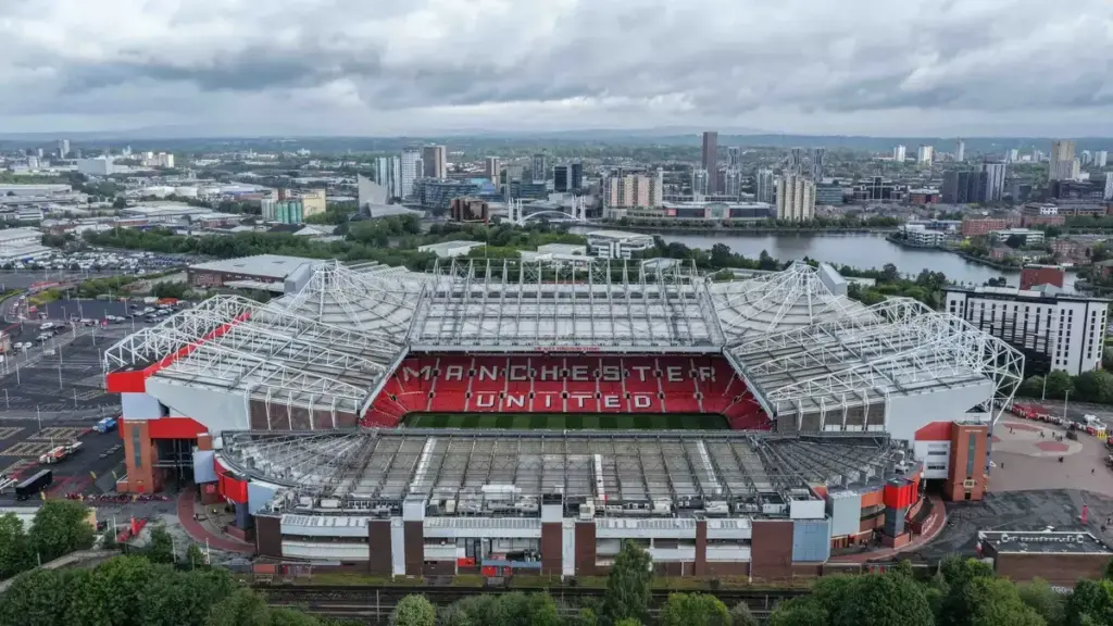 Manchester United's new Tottenham winger signing
