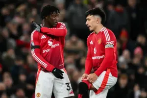 Lisandro Martínez makes classy Kobbie Mainoo gesture after England exit