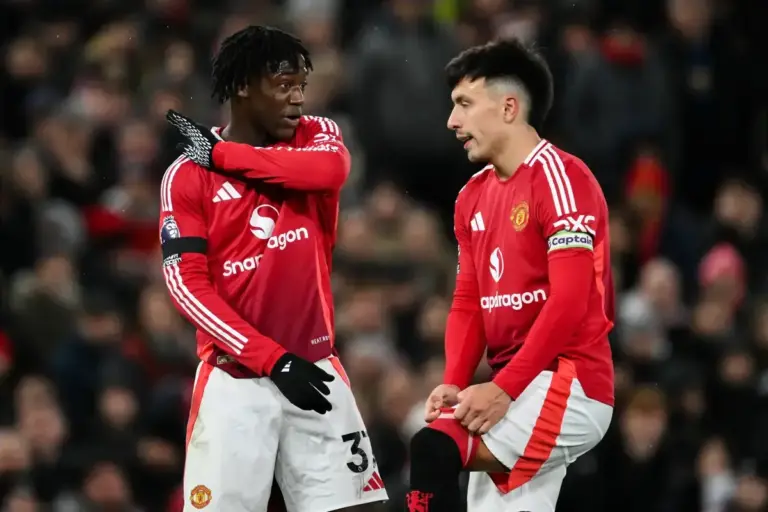 Lisandro Martínez makes classy Kobbie Mainoo gesture after England exit