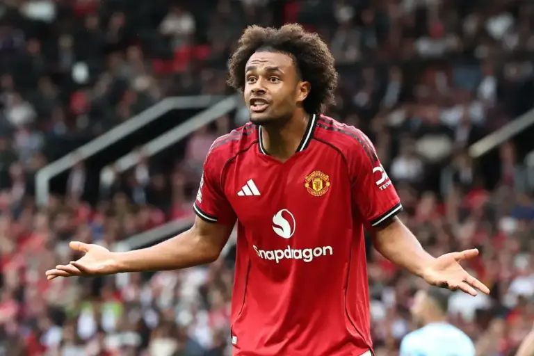 Manchester United open to Joshua Zirkzee offers as three clubs circle