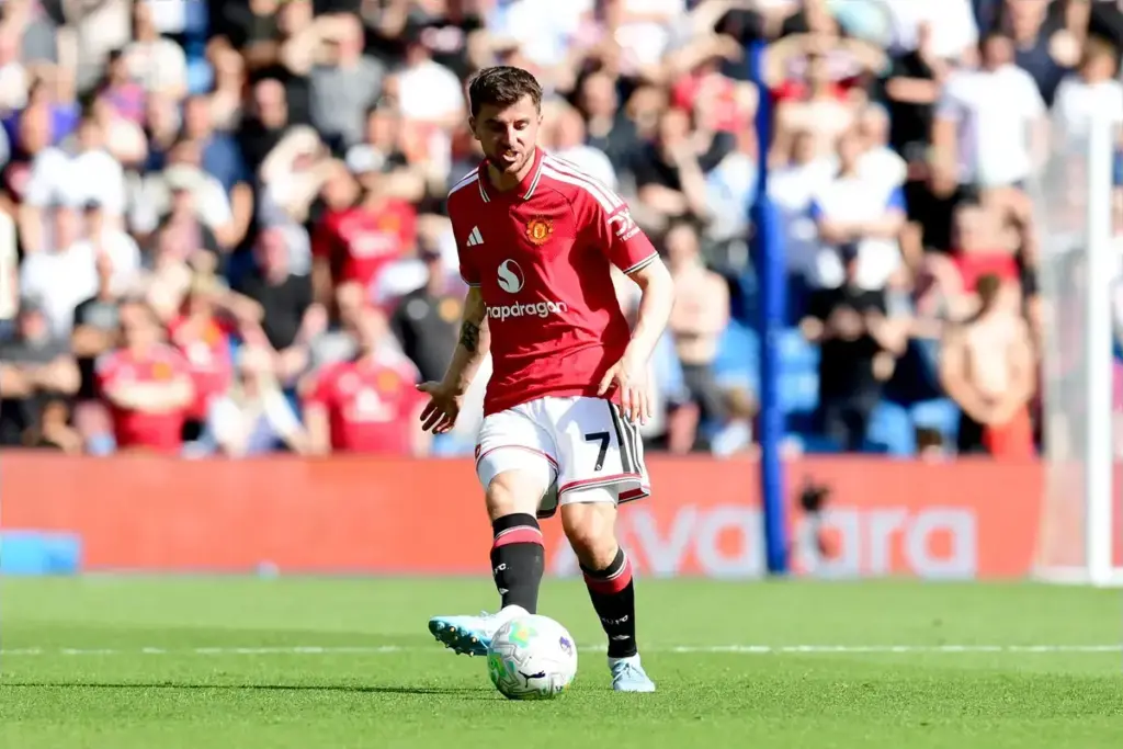 Mason Mount, Manchester United, Michael Carrick backs Mason Mount to make a major impact for Man Utd despite another minor knock and says he will return quickly.
