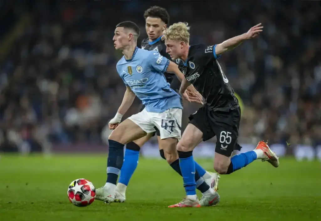 Man Utd make enquiry for £30m defender as Carrick targets left-back solution