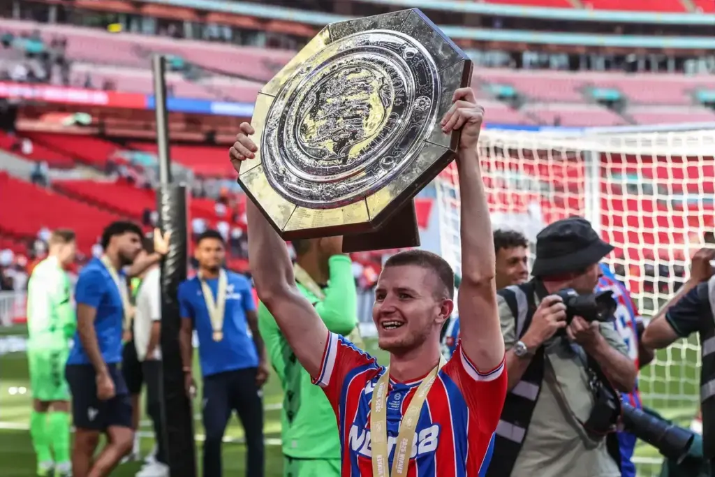 Man Utd make major Adam Wharton U-turn after fresh Chelsea move