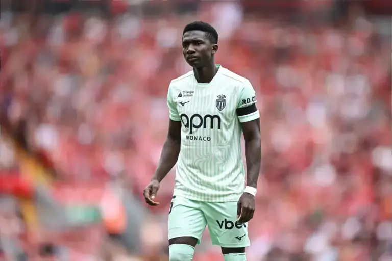 Manchester United make enquiry for Lamine Camara as £65m price emerges