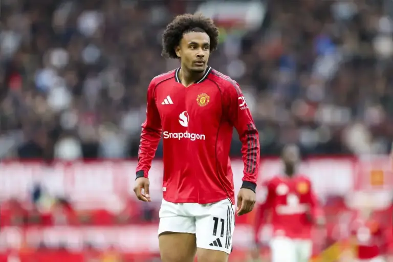 Man Utd 1-1 Leeds: Zirkzee scores before 5-4 penalty shootout win