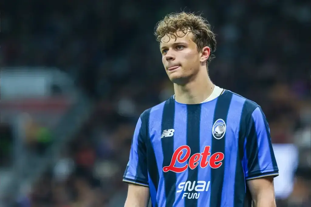Giorgio Scalvini in action amid Manchester United transfer interest