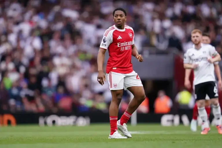 Man Utd offered £60m Arsenal star after major Guimaraes transfer twist