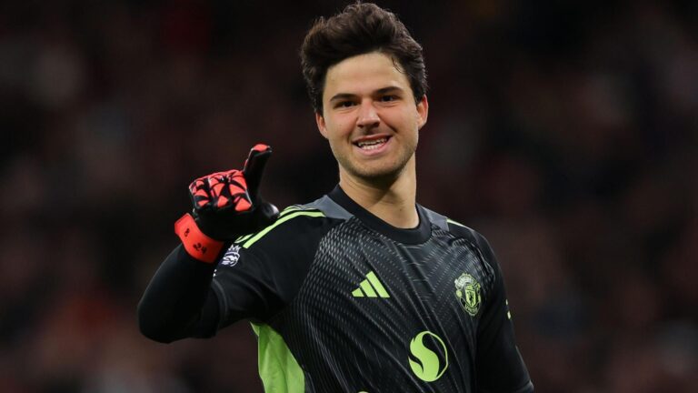 Senne Lammens Questioned by Paul Scholes After Man Utd Start