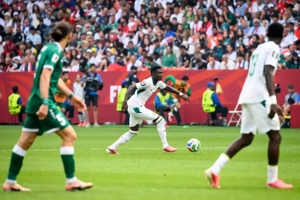 Manchester United face huge Lamine Camara asking price