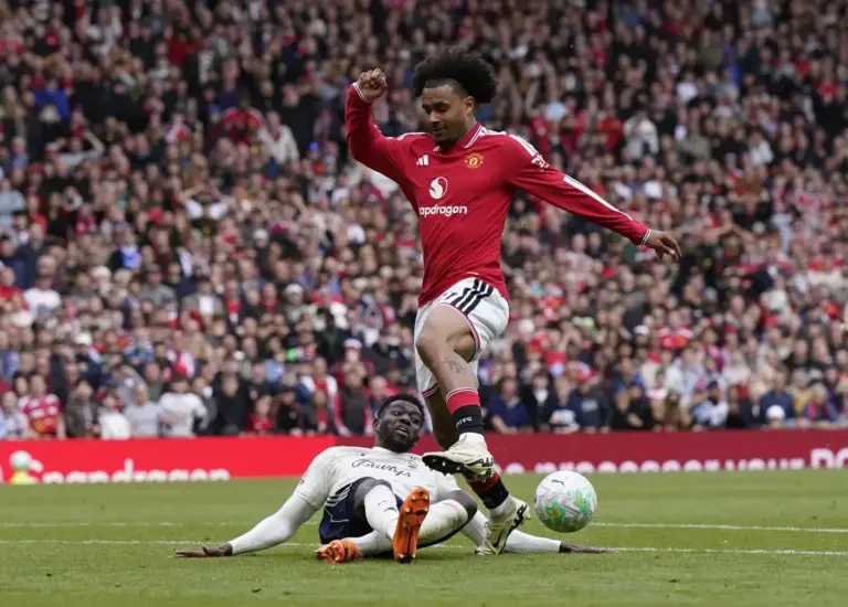 Joshua Zirkzee could leave Manchester United soon
