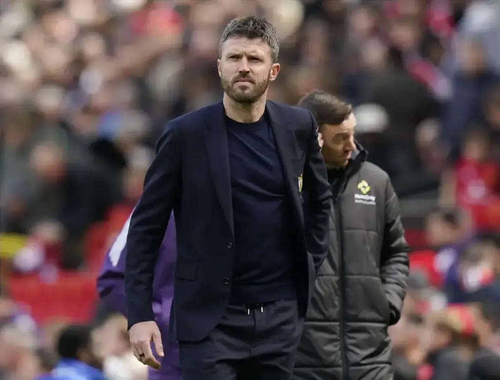 Former chief executive warns Michael Carrick over Manchester United job