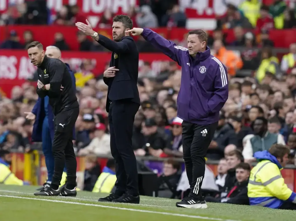 Michael Carrick reacts to Man Utd boos after Tottenham draw