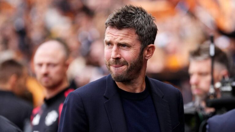 Manchester United need a more experienced coach to succeed