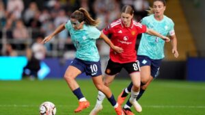 London City 2-1 Man Utd Women: Awujo goal comes too late in WSL opener