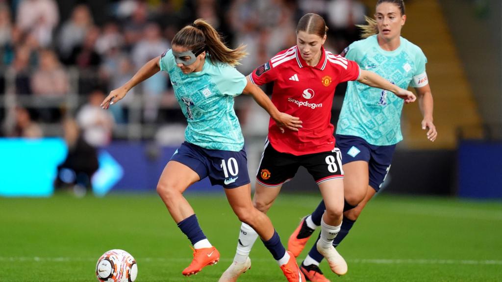 London City 2-1 Man Utd Women: Awujo goal comes too late in WSL opener
