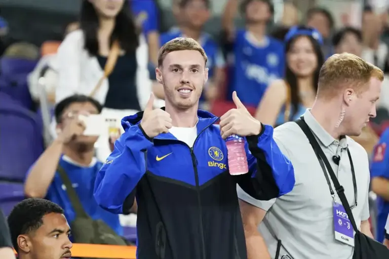Former midfielder tips Cole Palmer with a move to Man Utd