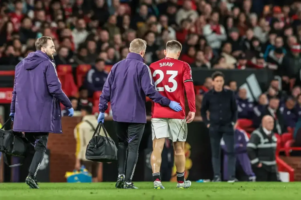 Carrick Explains Luke Shaw Absence as Dorgu Starts for Man Utd