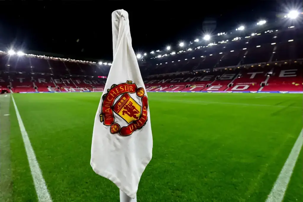 Manchester United squad list submitted as Mainoo and Yoro miss out