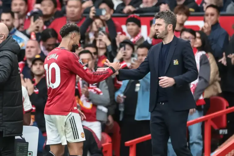 Carrick backs Manchester United attack despite first home blank
