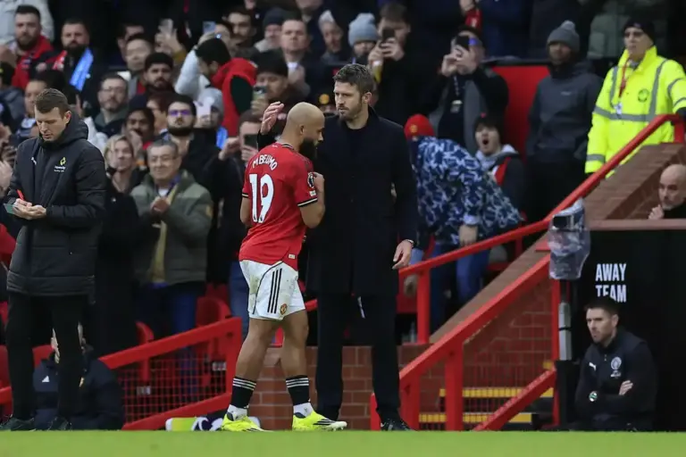 Manchester United News & Talking Points: Mbeumo, Sesko, Giggs and More