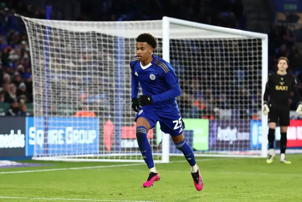 Man Utd Louis Page move set to collapse after £15m Leicester demand