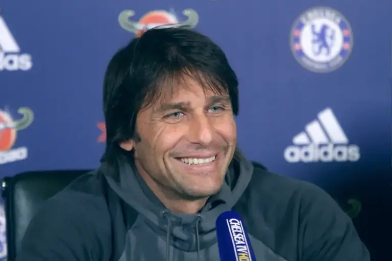 Manchester United make Antonio Conte contact amid Carrick pressure