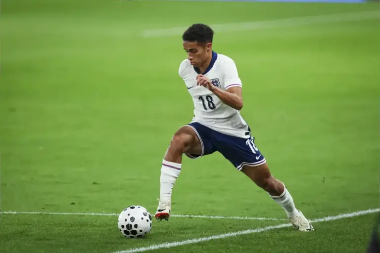 Man Utd told £50m offer could tempt Fulham to sell highly rated teenager