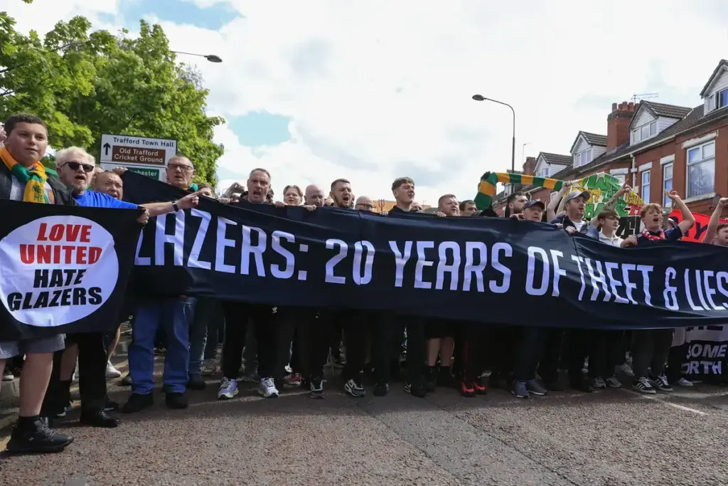 Why must Manchester United move beyond the Glazers?